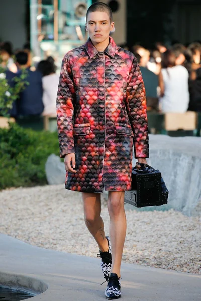 Look 11